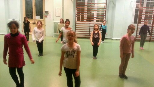classe de danse avec des élèves